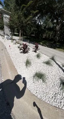 Quik Mulch & Lawn Care Logo