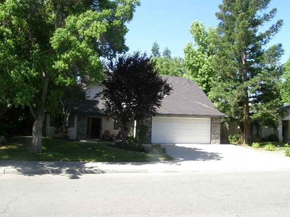 Expert outdoor landscaping for residential properties across Clovis, CA - Quinn & Co