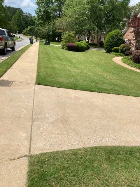 Affordable lawn care service experts serving Union City, GA - Quinn’s Lawn Service