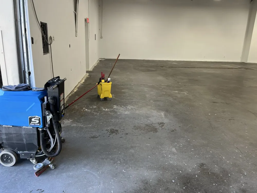 Top-rated yard cleanup service for homes in Albuquerque, NM by Quinones Services