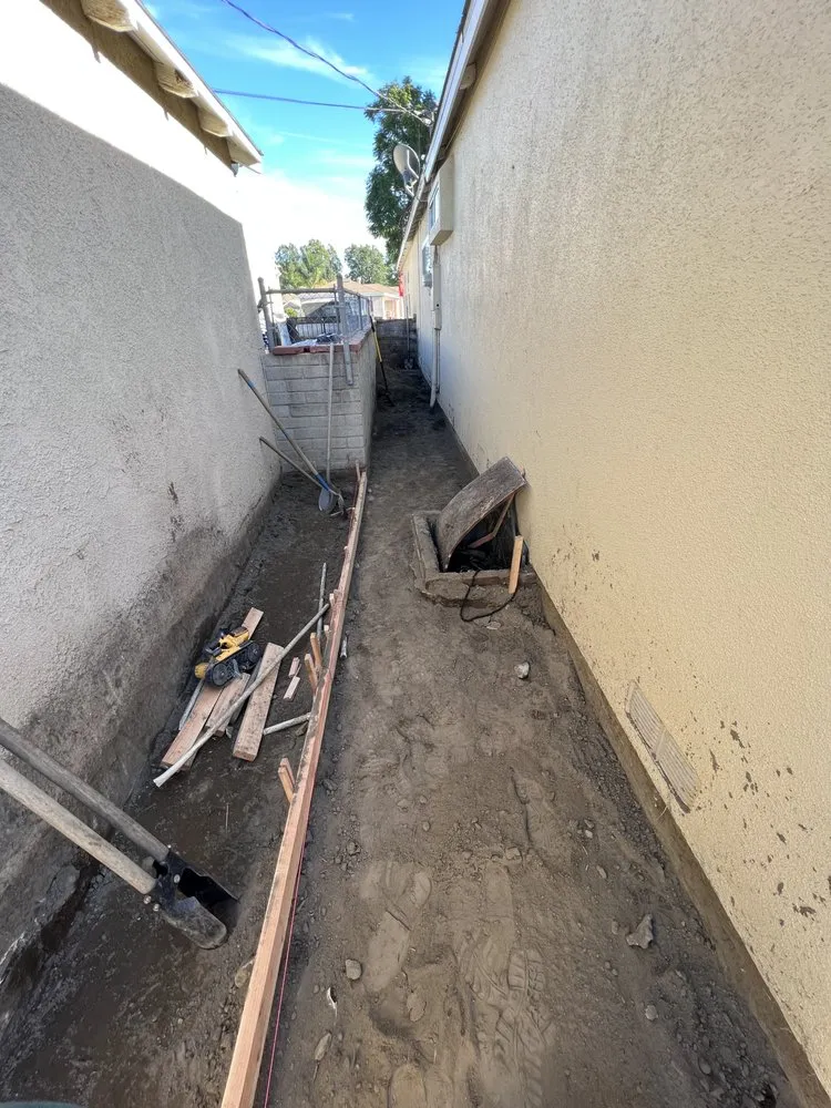 Professional yard cleanup service for residential properties in South Pasadena, CA by Quintanas Construiction