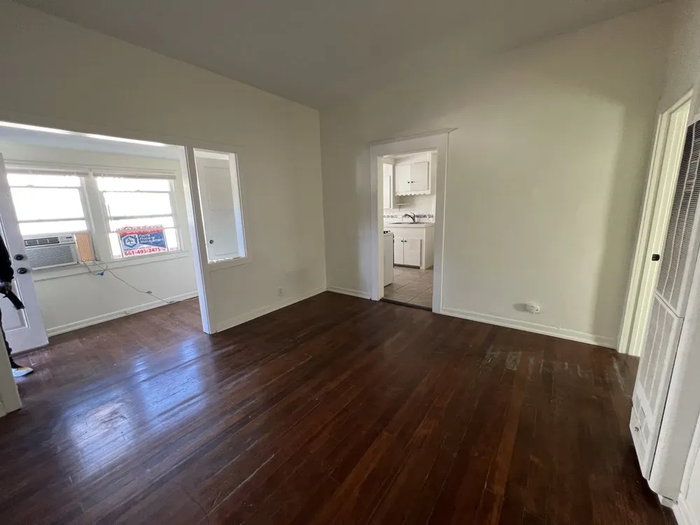 Custom lawn mowing service for beautiful yards across South Pasadena, CA - Quintanas Construiction