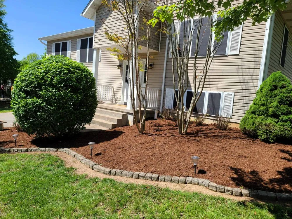 Custom yard maintenance in Cape Girardeau, MO by Quintas Landscaping & Lawn Services