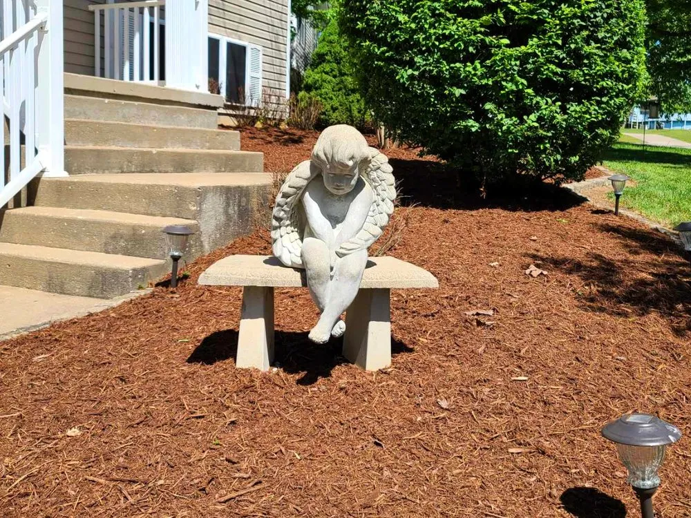 Affordable yard cleanup service for year-round maintenance across Cape Girardeau, MO - Quintas Landscaping & Lawn Services