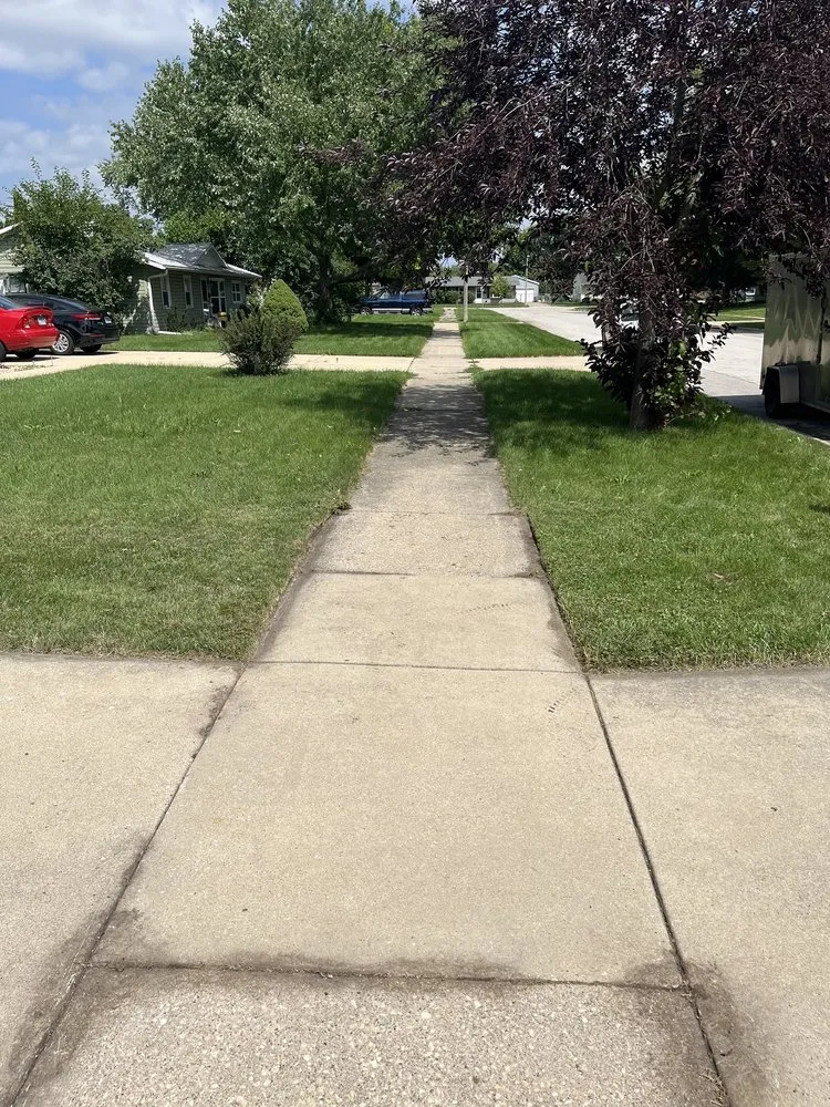 Professional lawn care service in Aurora, IL - Quintessential Lawn Care