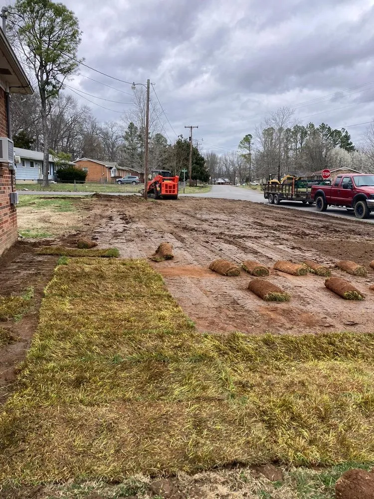 Top-rated garden landscaping for residential properties in Shelbyville, TN by Quiñonez Lawn Care