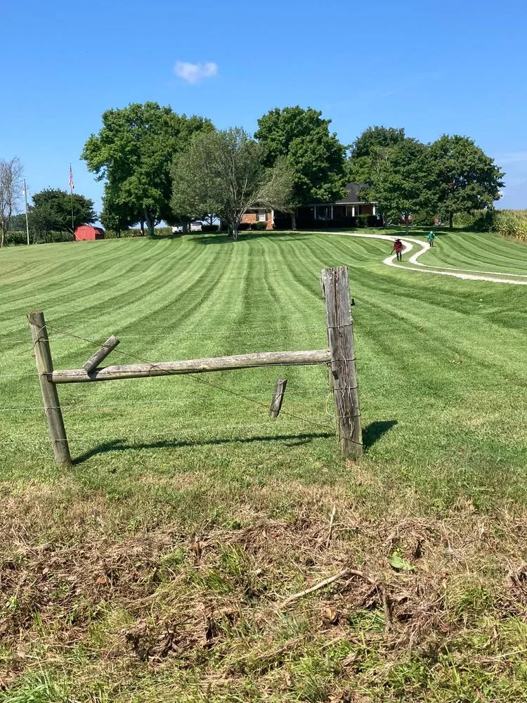 Local yard maintenance in Shelbyville, TN by Quiñonez Lawn Care