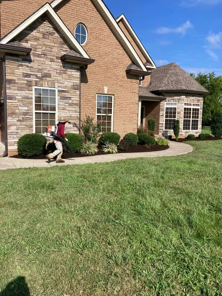 Custom residential landscaping near you across Shelbyville, TN - Quiñonez Lawn Care