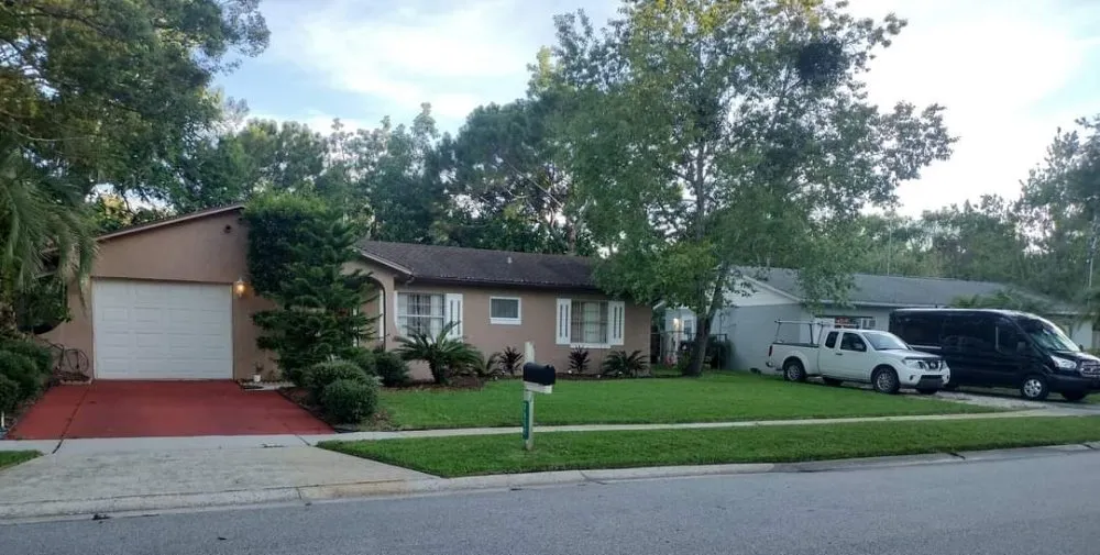 Affordable yard maintenance in Orlando, FL by R & A Greenscapes