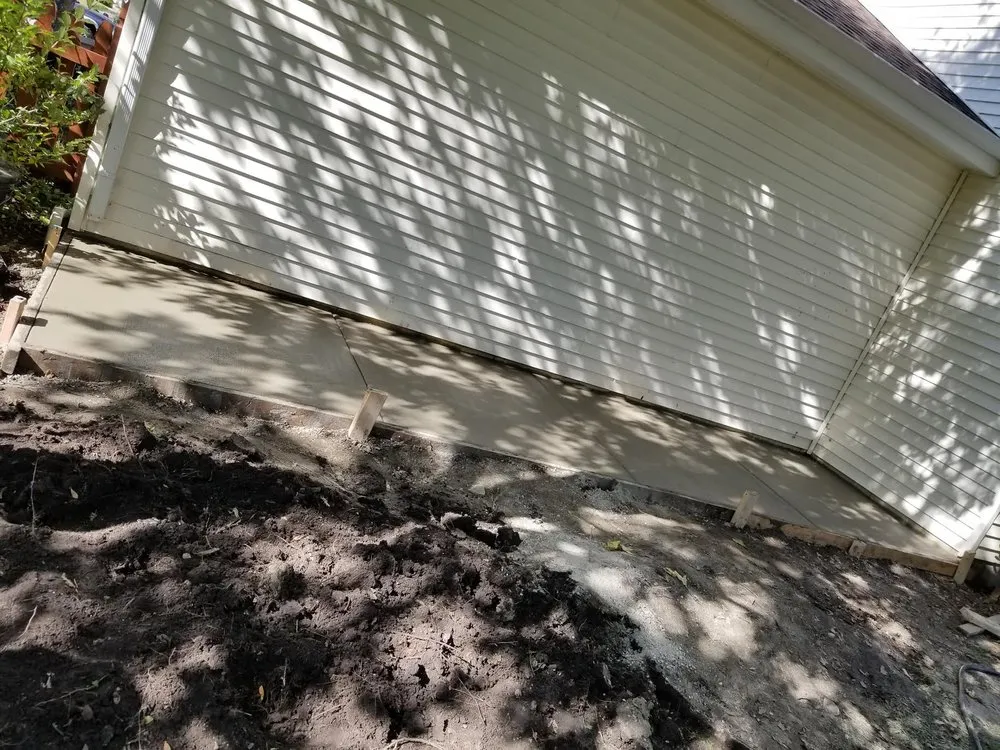 Reliable garden landscaping in Round Lake Heights, IL by R & A Landscaping Services