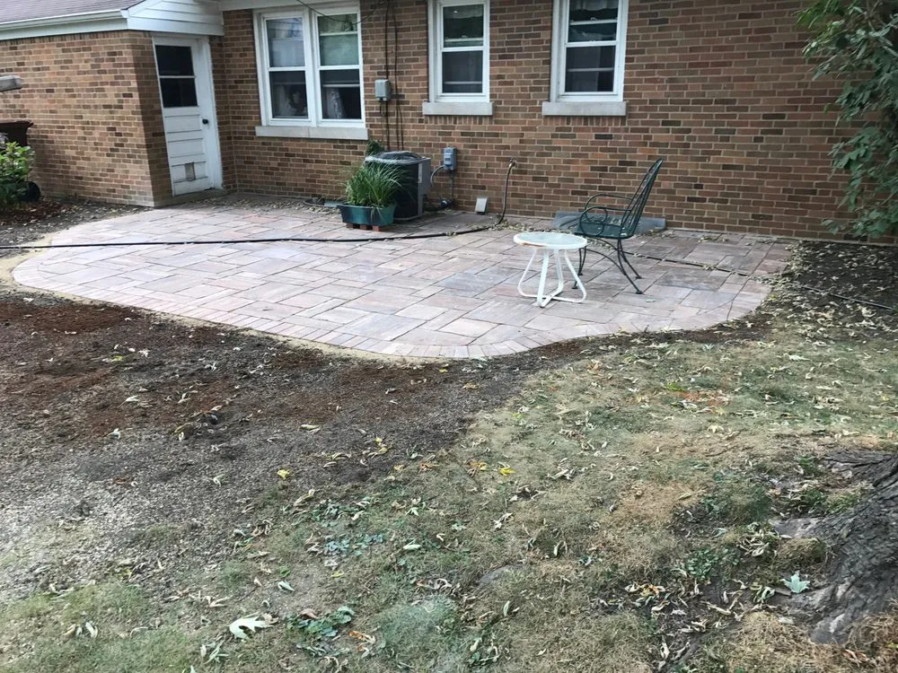 Professional outdoor landscaping in Skokie, IL - R & G Almanza Landscape