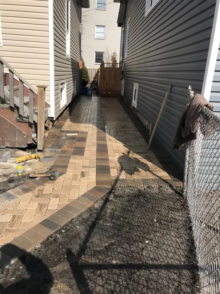 Affordable residential landscaping experts serving Skokie, IL - R & G Almanza Landscape