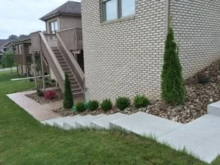 Reliable residential landscaping in Aliquippa, PA by R & G Quality Landscaping
