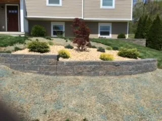 Affordable lawn care service in Aliquippa, PA - R & G Quality Landscaping