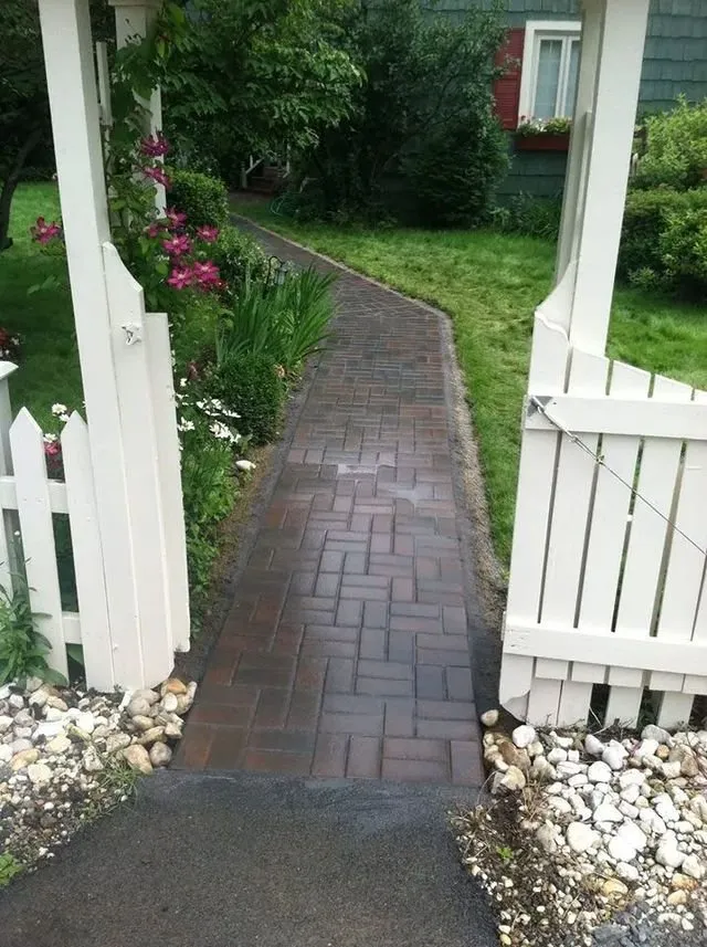 Trusted residential landscaping in Aliquippa, PA - R & G Quality Landscaping