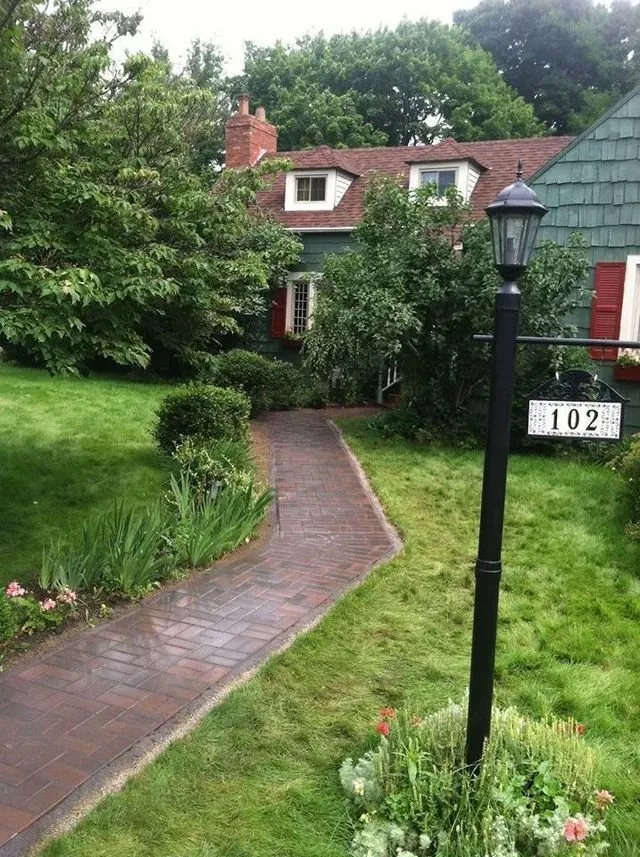 Local yard maintenance experts serving Aliquippa, PA - R & G Quality Landscaping