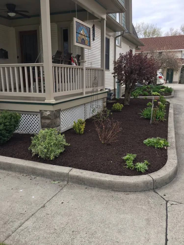 Custom landscape design for homes in Norwalk, OH by R & J Green keepers