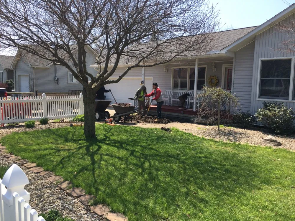 Local residential landscaping experts serving Norwalk, OH - R & J Green keepers