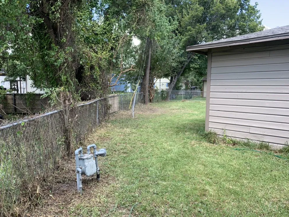 Top-rated residential landscaping experts serving Houston, TX - R & J Handyman Services & Landscaping