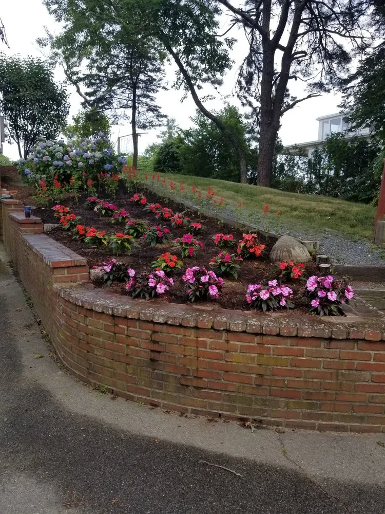 Top-rated garden landscaping for beautiful yards across Plymouth, MA - R & J Landscaping