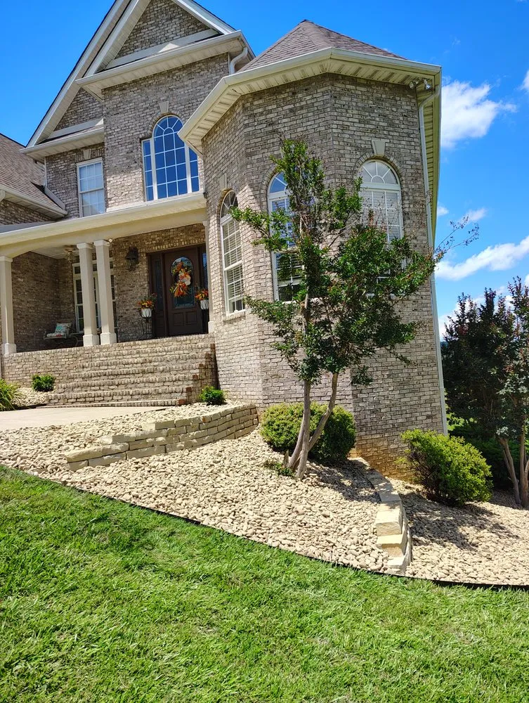 Expert lawn care service experts serving Piney Flats, TN - R & J Lawn Care