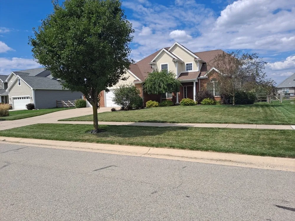 Custom garden landscaping in Toledo, OH - R & J Lawncare