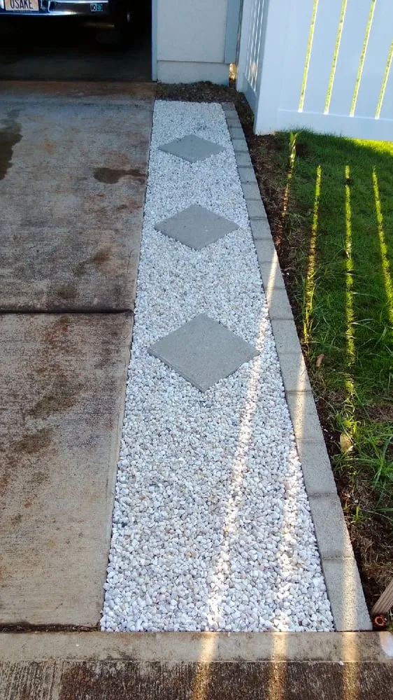 Custom landscaping services in Ewa Beach, HI by R & J Yard Service