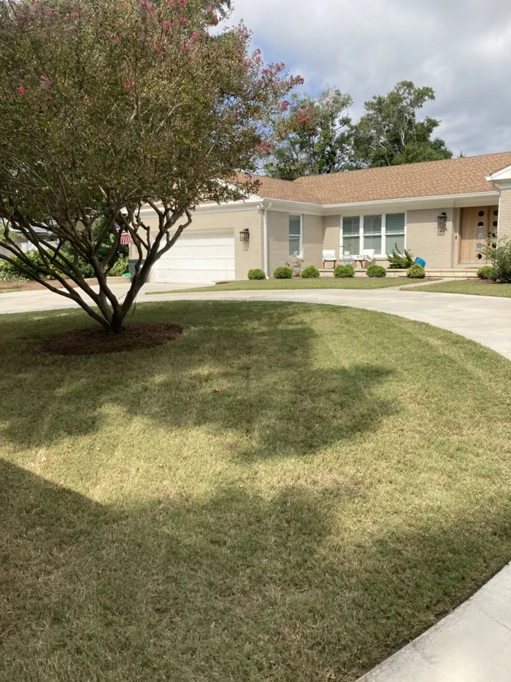 Custom landscape design for residential properties in Jacksonville, NC by R & L lawn care