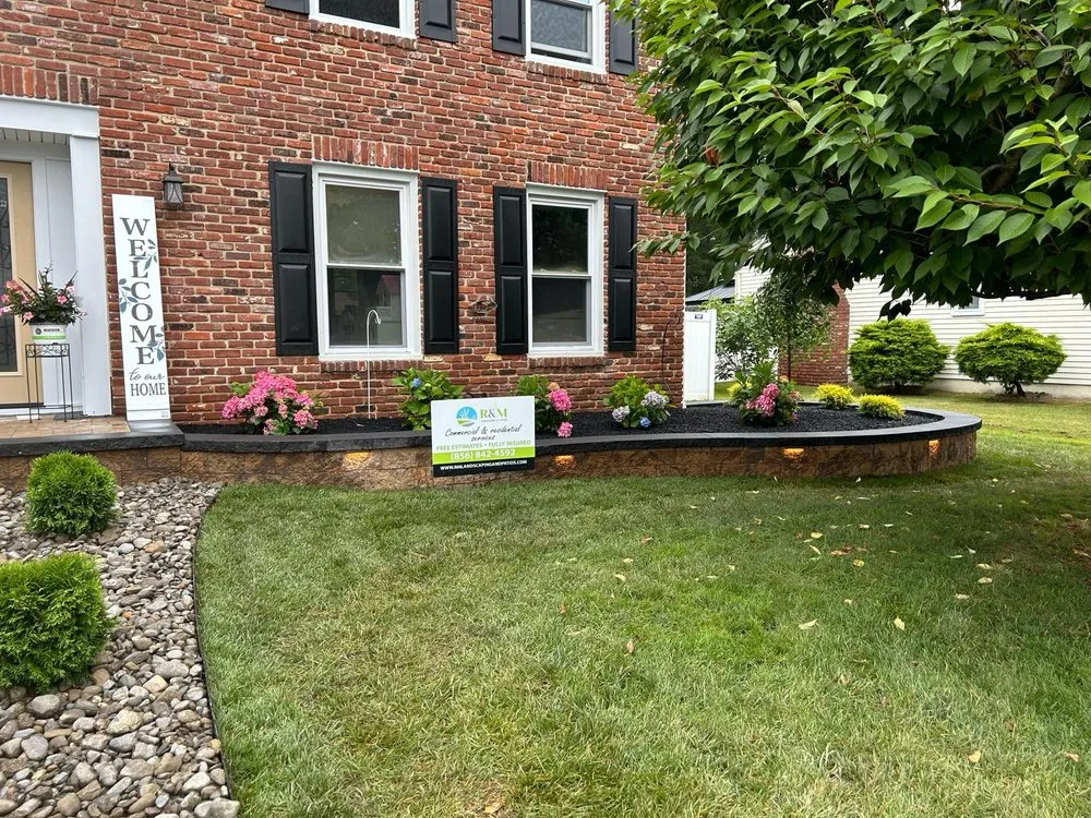 Expert residential landscaping in Lindenwold, NJ - R & M Landscaping and Patios