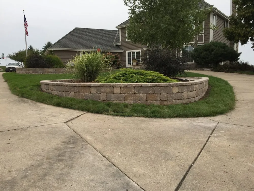 Top-rated outdoor landscaping experts serving Franksville, WI - R & R Enterprises
