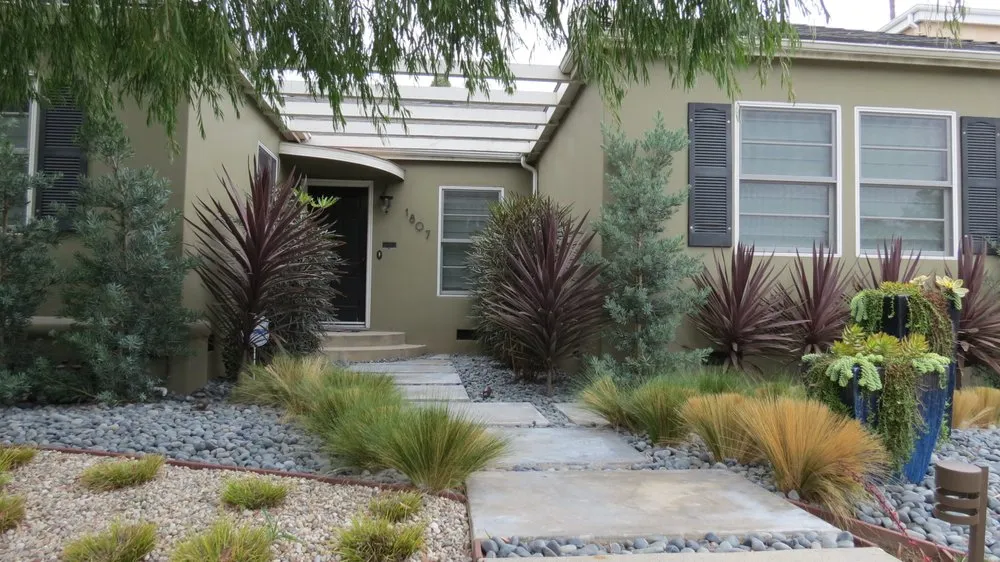 Expert residential landscaping in Los Angeles, CA - R & R Landscape Services