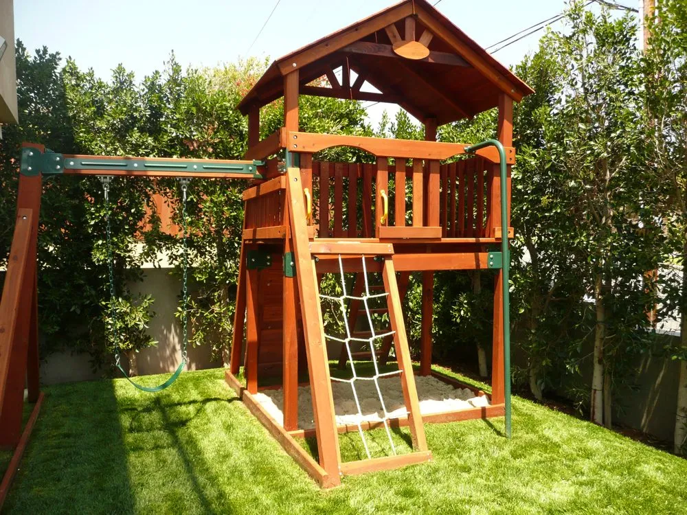 Professional lawn mowing service in Los Angeles, CA - R & R Landscape Services