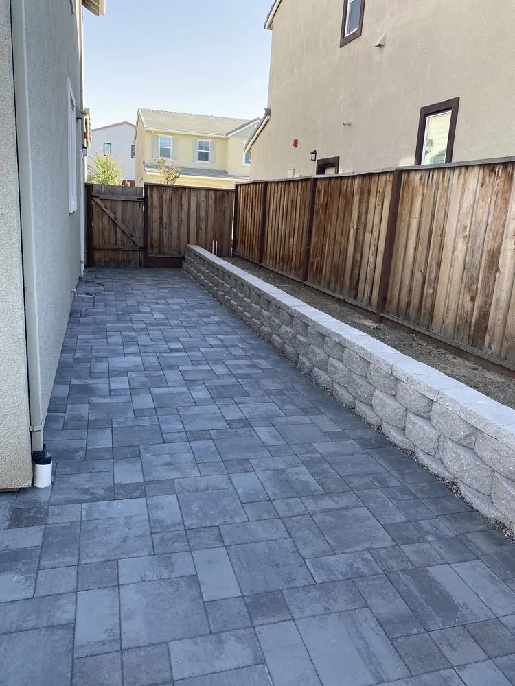 Reliable garden landscaping with custom design in Pittsburg, CA by R & R Landscaping