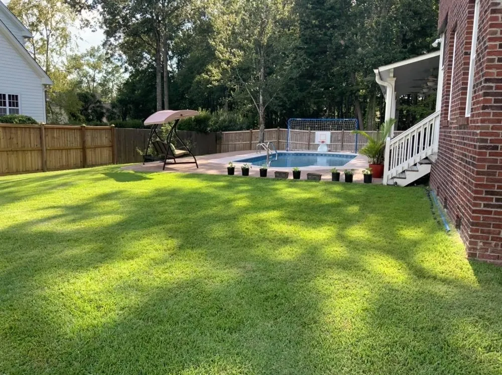 Top-rated landscape design in Ladson, SC by R & R Lawn Care & Pressure Washing