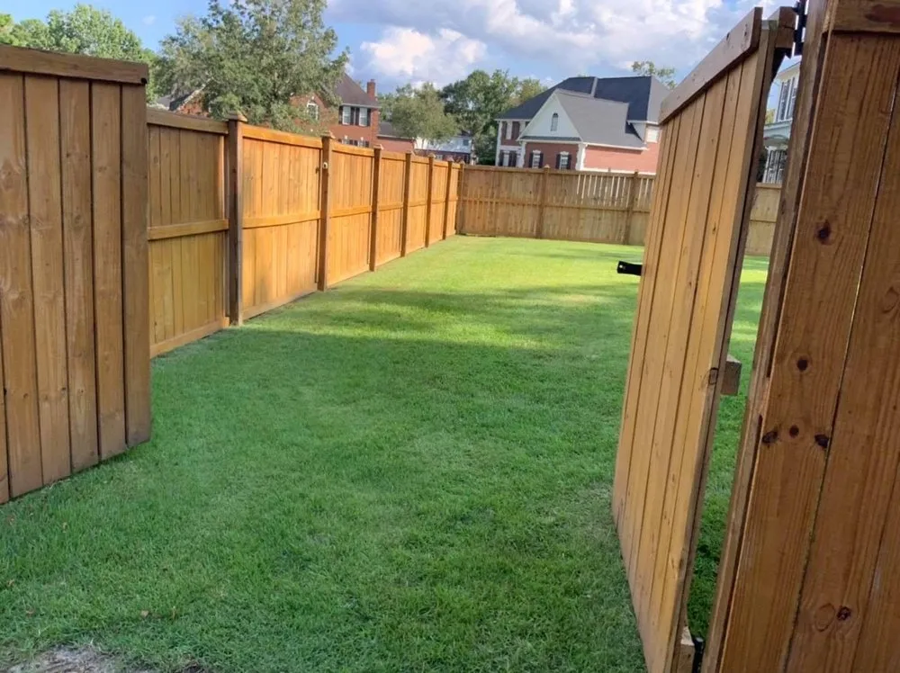 Top-rated yard maintenance for homes in Ladson, SC by R & R Lawn Care & Pressure Washing