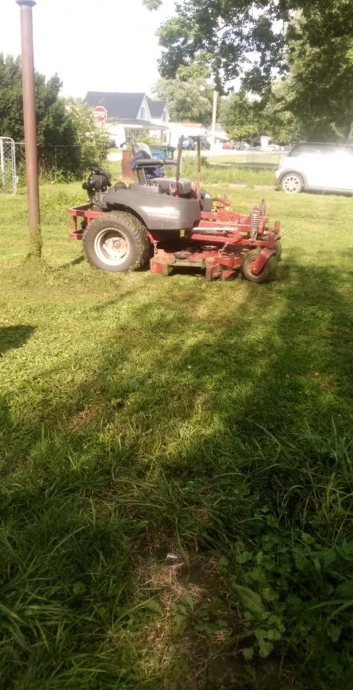 Reliable lawn care service in Gas City, IN by R & R Lawn Care