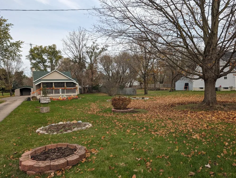 Trusted garden landscaping in Flint, MI by R & R Lawn Maintenace