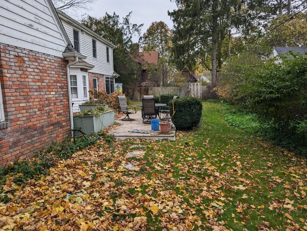 Custom yard cleanup service for homes across Flint, MI - R & R Lawn Maintenace