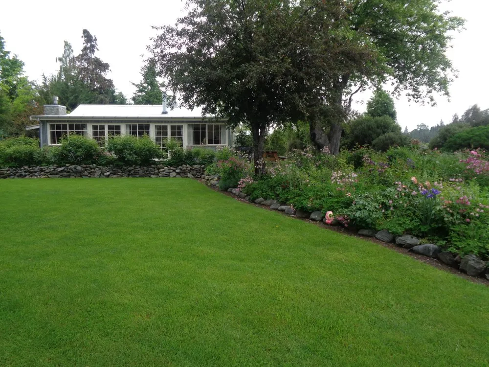 Custom residential landscaping in Midland, TX by R & R Lawn Shrub & Tree Services