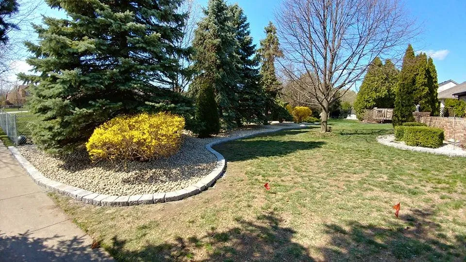 Custom garden landscaping experts serving Macomb, MI - R & R Lawnscaping