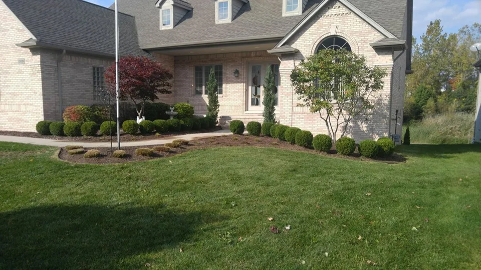 Affordable lawn care service experts serving Macomb, MI - R & R Lawnscaping
