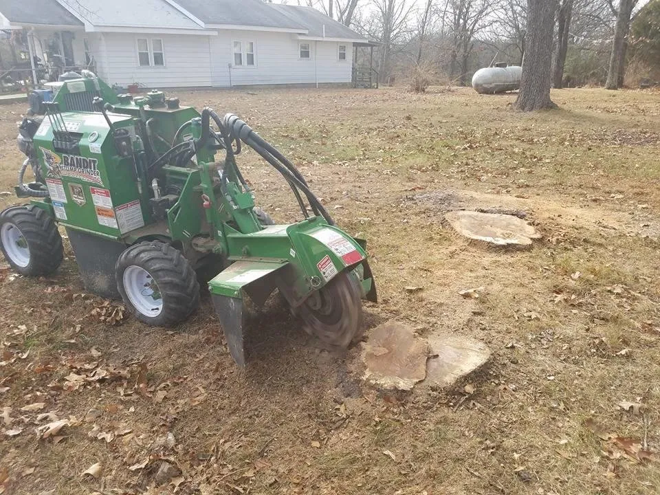 Local residential landscaping experts serving Houston, MO - R & R Outdoor Services