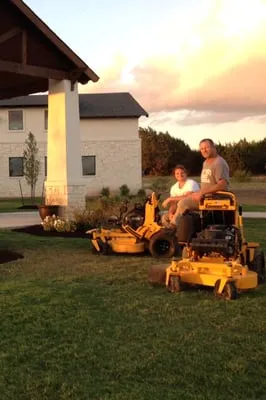 R & R Quality Lawn Care Logo