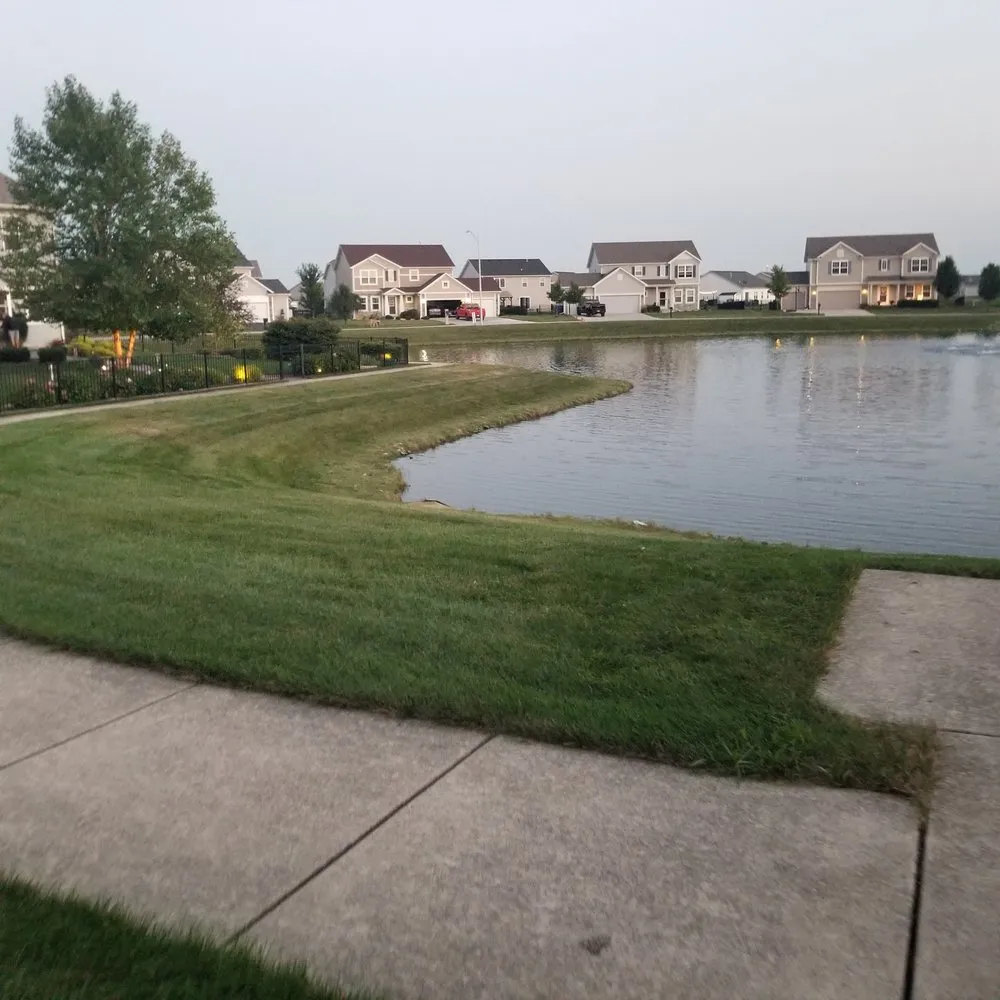 Custom outdoor landscaping in Lansing, IL - R & R Yard Design