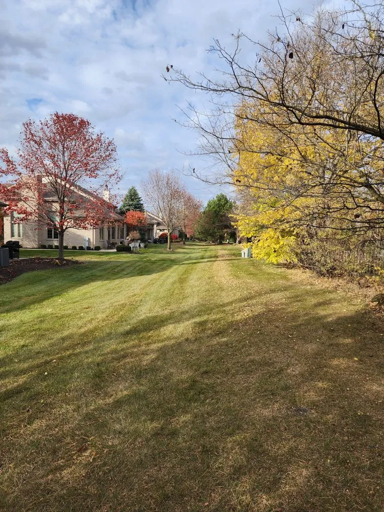 Custom residential landscaping in Lansing, IL - R & R Yard Design