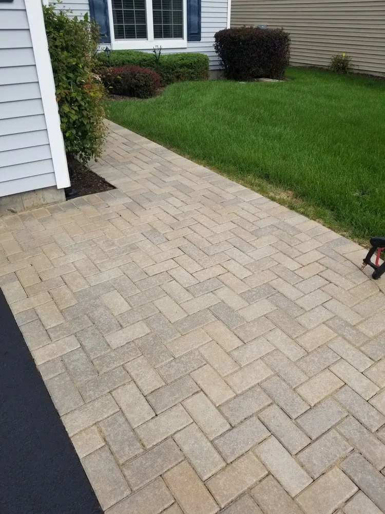 Top-rated outdoor landscaping in Lansing, IL - R & R Yard Design