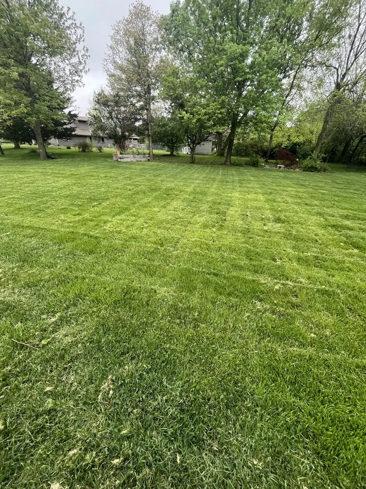 Trusted yard maintenance with custom design in Fort Wayne, IN by R & Z landscaping