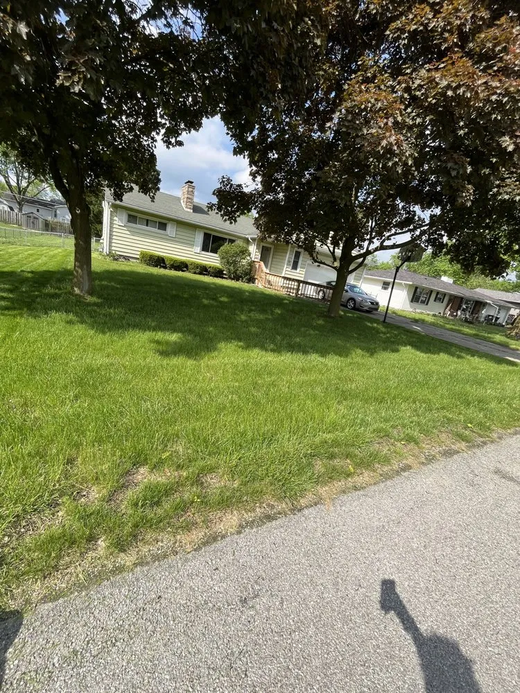 Affordable landscape design experts serving Fort Wayne, IN - R & Z landscaping