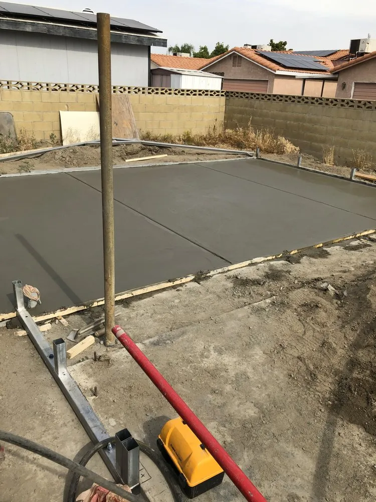 Top-rated residential landscaping for year-round maintenance across Bakersfield, CA - R-21 Construction