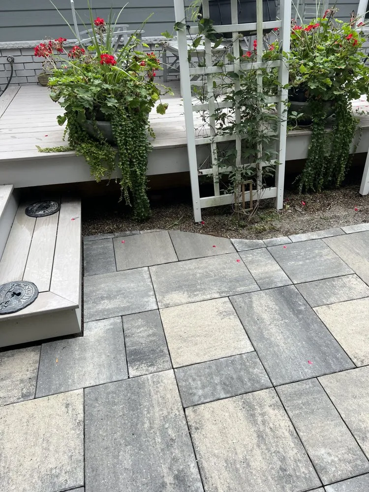 Professional yard cleanup service experts serving Flint, MI - R A Hardscape